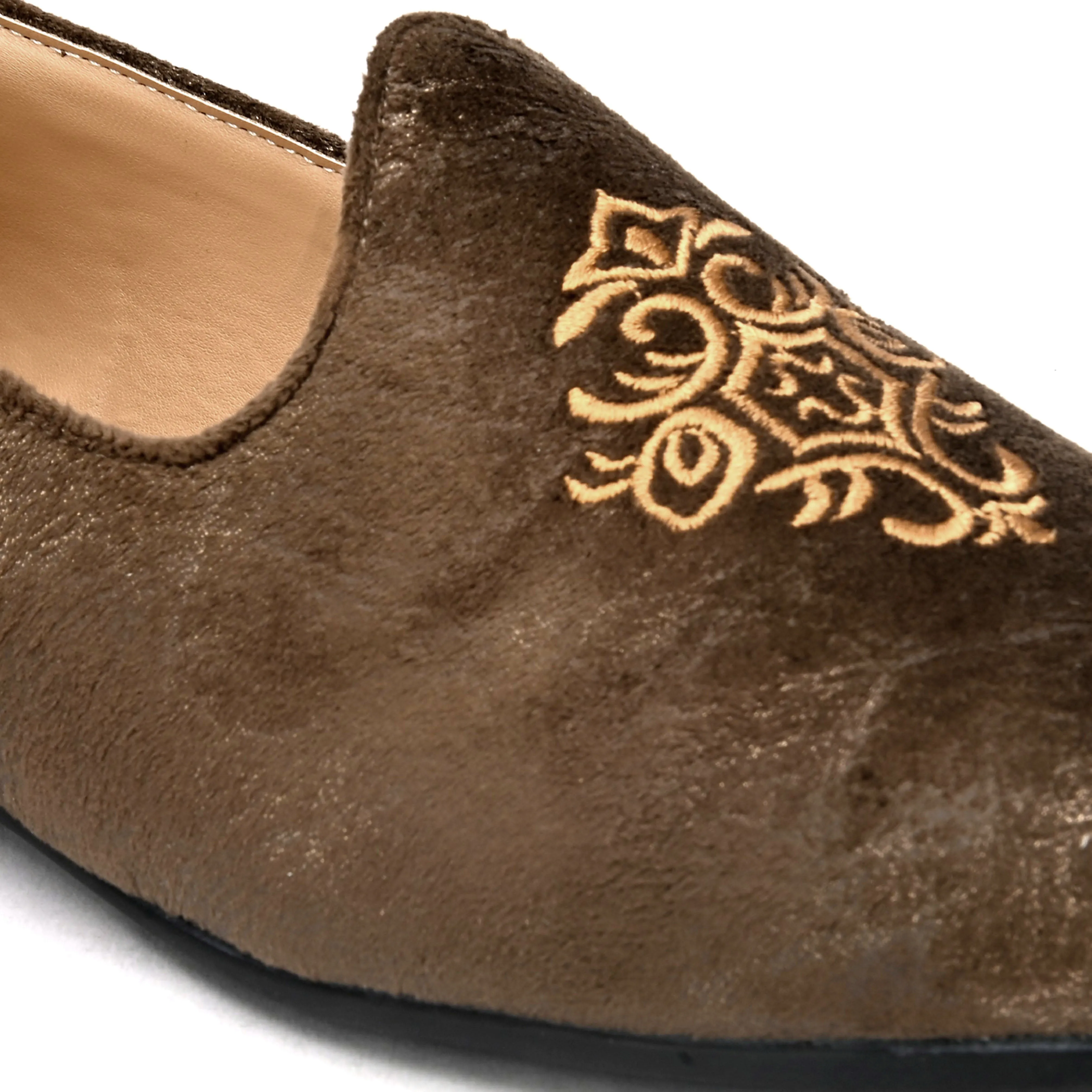 Grace Embroidered Brown Juttis